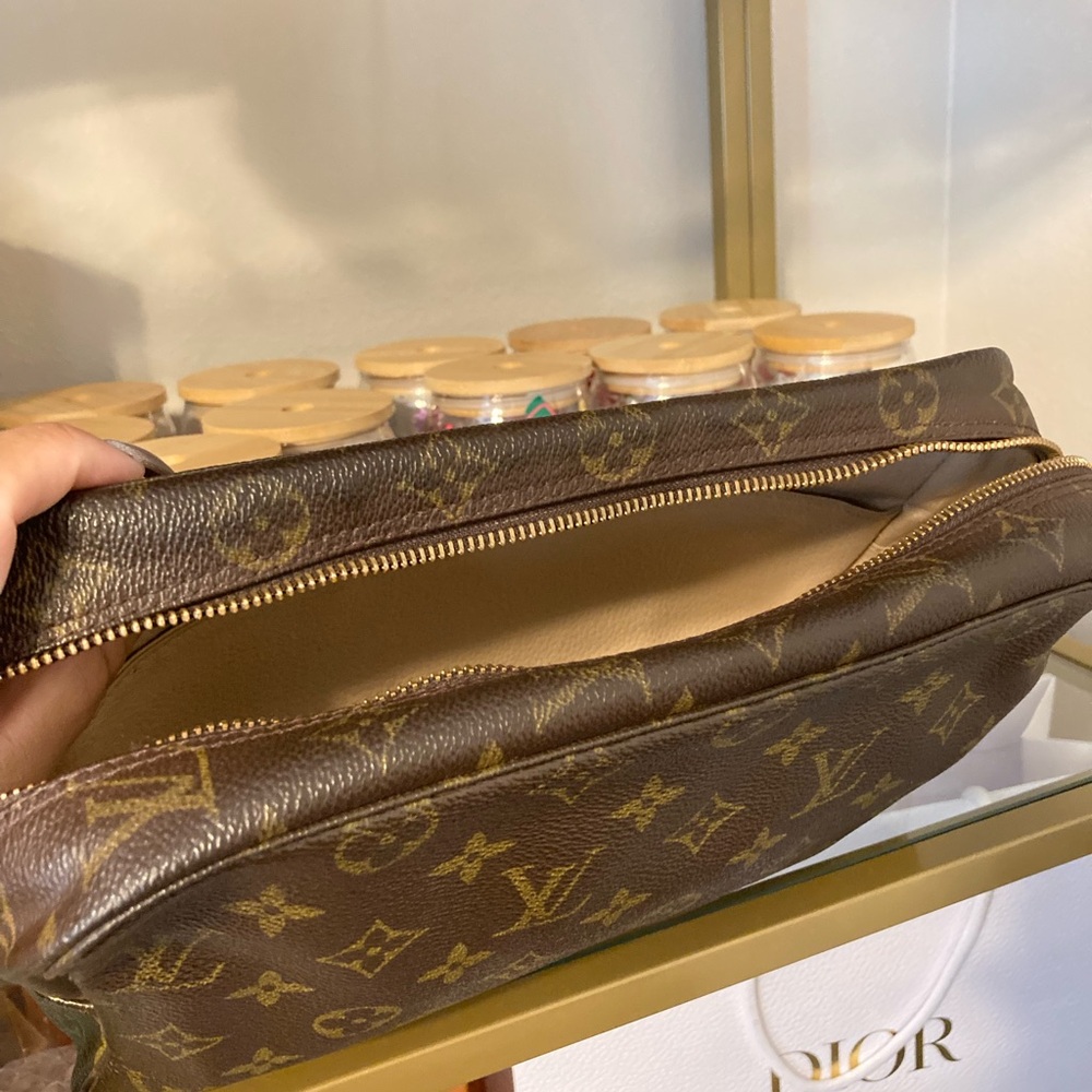 Louis Vuitton Monogram Toiletry Bag TROUSSE 28 - Picture 7 of 14